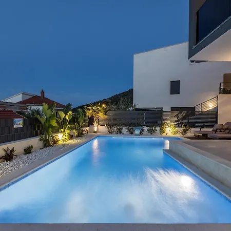 Todo With Heated Pool And Jacuzzi * Vinisce