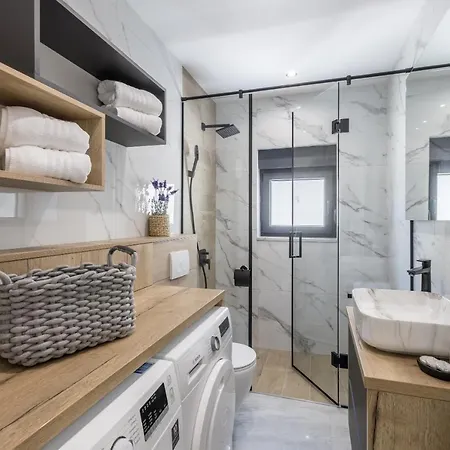 Todo With Heated Pool And Jacuzzi Vinisce