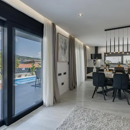 Todo With Heated Pool And Jacuzzi *