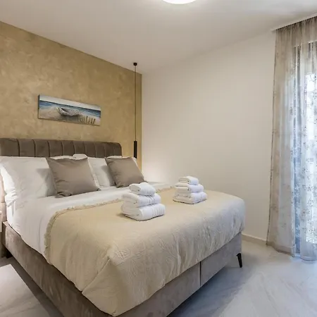 Todo With Heated Pool And Jacuzzi * Vinisce