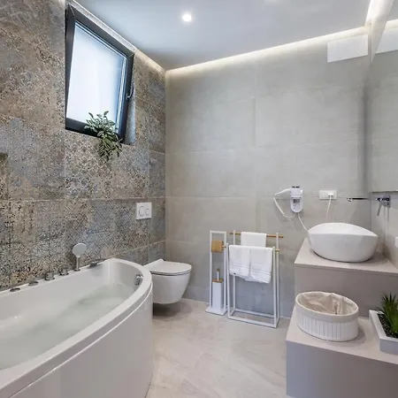 Villa Todo With Heated Pool And Jacuzzi Vinisce