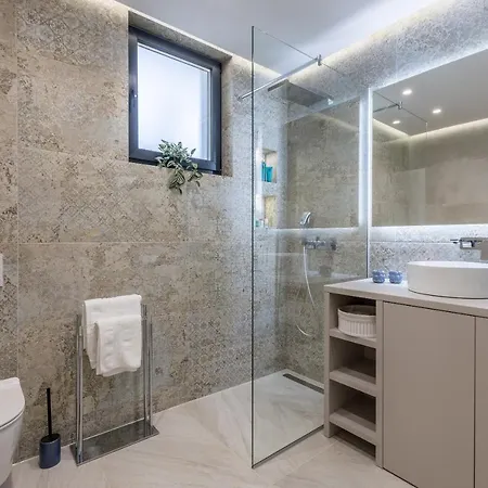 Todo With Heated Pool And Jacuzzi Villa