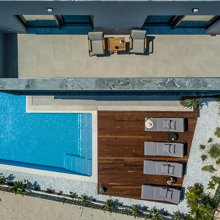 Todo With Heated Pool And Jacuzzi * Vinisce