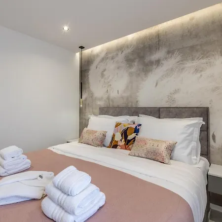 Todo With Heated Pool And Jacuzzi