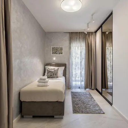 Villa Todo With Heated Pool And Jacuzzi Vinisce