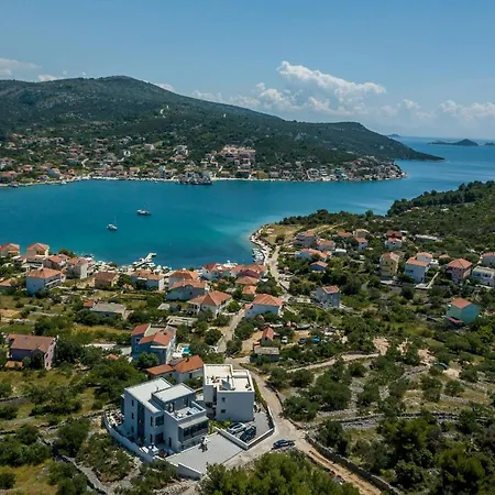 Todo With Heated Pool And Jacuzzi Villa