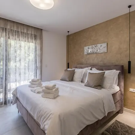 Todo With Heated Pool And Jacuzzi *