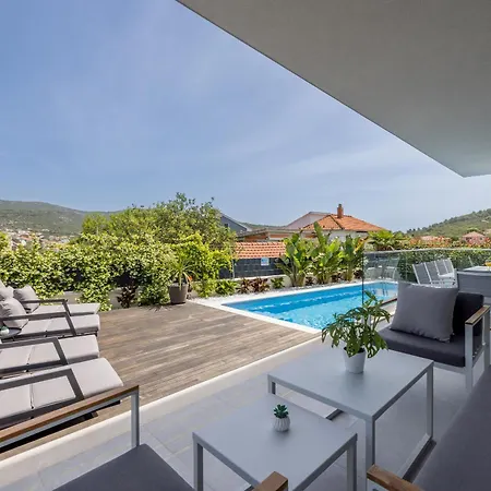 Villa Todo With Heated Pool And Jacuzzi *