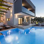 Todo With Heated Pool And Jacuzzi