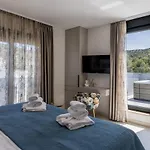 Todo With Heated Pool And Jacuzzi Villa Vinišće