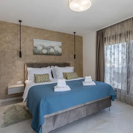 Todo With Heated Pool And Jacuzzi 빌라 Vinišće