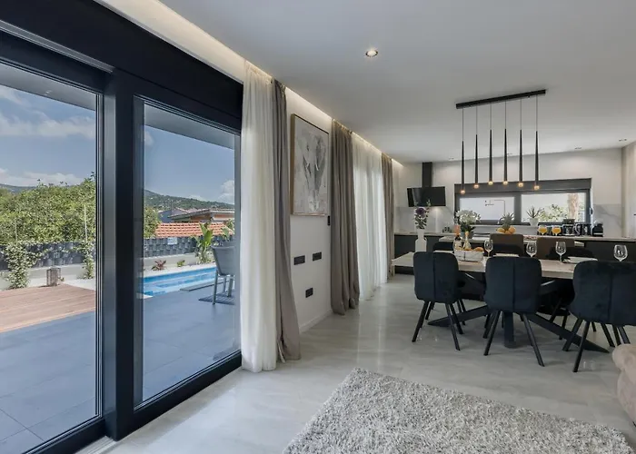 Todo With Heated Pool And Jacuzzi *