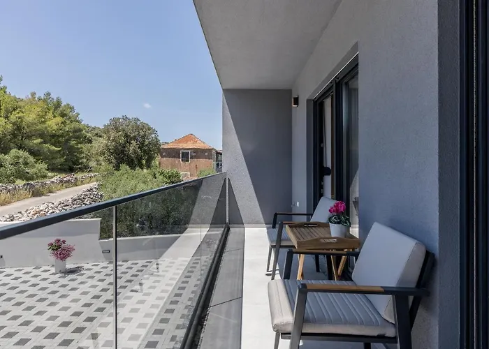 Villa Todo With Heated Pool And Jacuzzi Vinišće