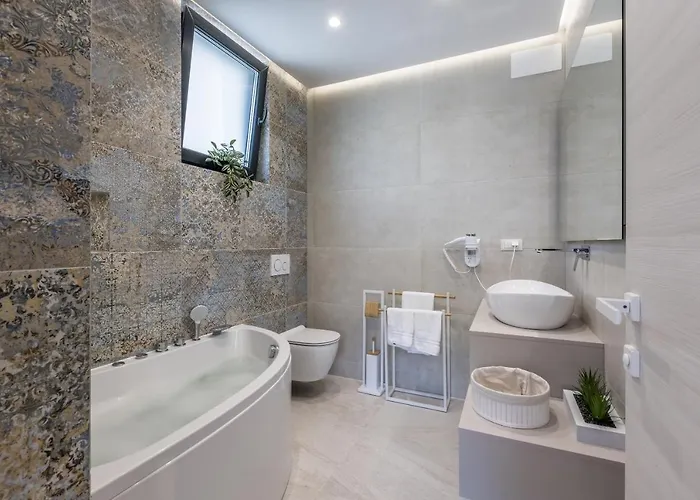 Villa Todo With Heated Pool And Jacuzzi Vinišće