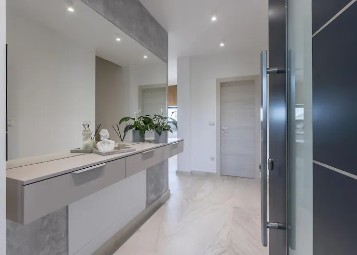 Todo With Heated Pool And Jacuzzi Villa