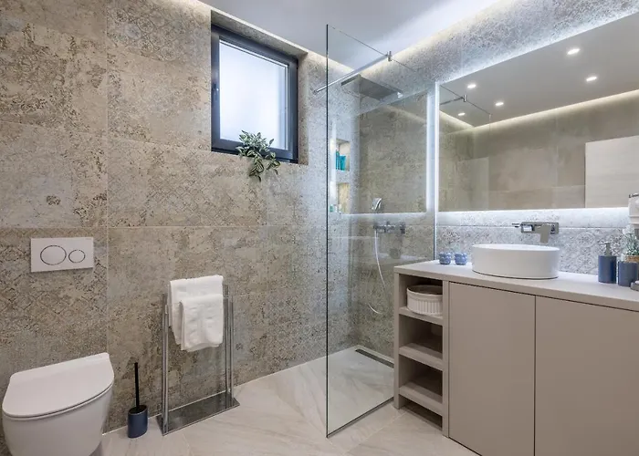 Todo With Heated Pool And Jacuzzi Villa