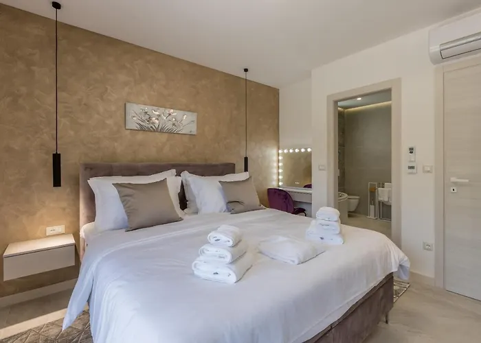Todo With Heated Pool And Jacuzzi Villa