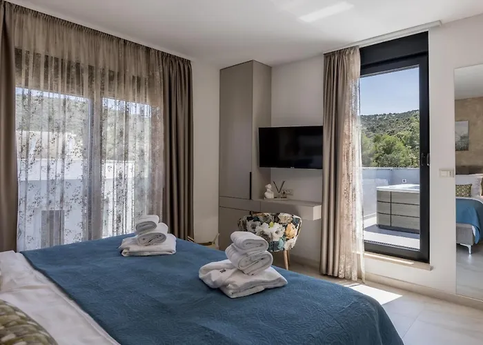 Todo With Heated Pool And Jacuzzi Villa Vinišće