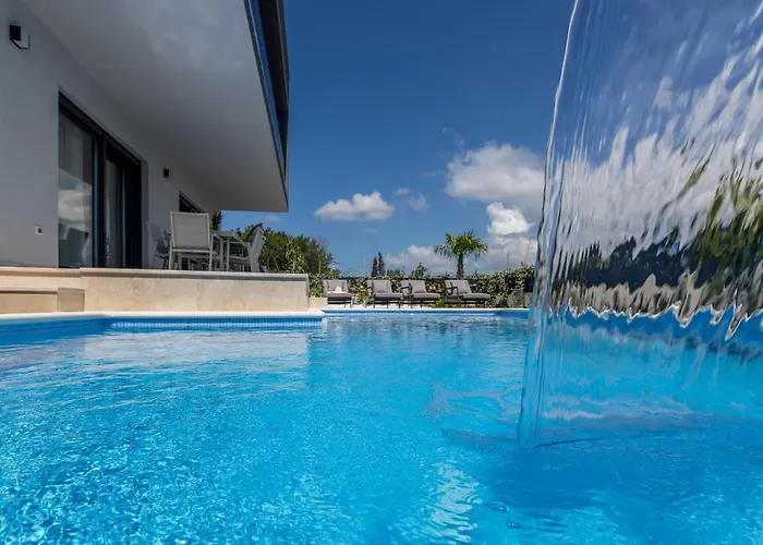 Todo With Heated Pool And Jacuzzi